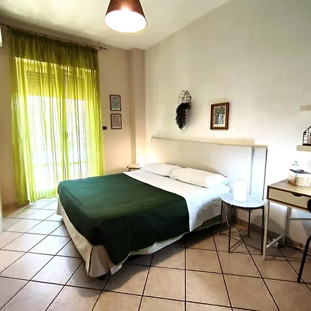 Πανσιόν Casa Viola A 900 Mt Dalla Staz. 3*