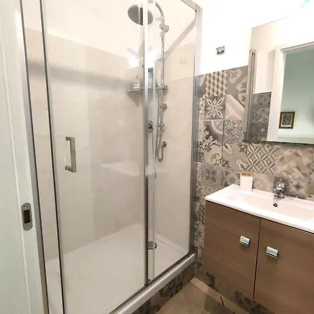 Casa Viola A 900 Mt Dalla Staz. 3*