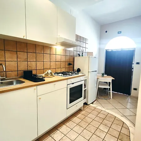 Casa Viola A 900 Mt Dalla Staz. Πανσιόν