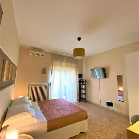 Casa Viola A 900 Mt Dalla Staz. Pescara