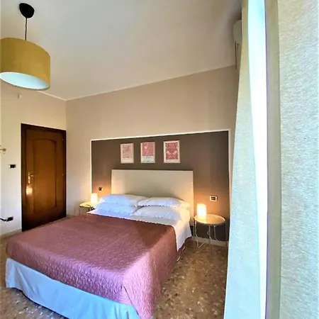 Πανσιόν Casa Viola A 900 Mt Dalla Staz. 3*