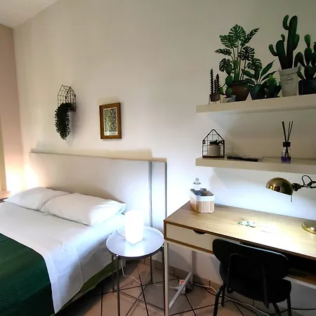 Casa Viola A 900 Mt Dalla Staz. 3*