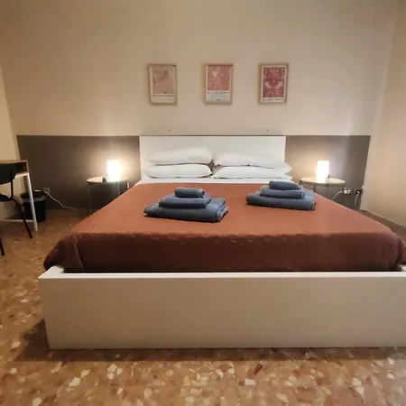 Casa Viola A 900 Mt Dalla Staz. 3*