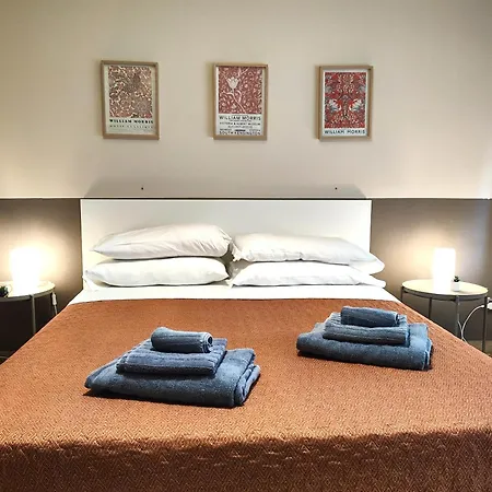 Casa Viola A 900 Mt Dalla Staz. بيت ضيافة