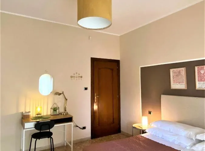 Casa Viola A 900 Mt Dalla Staz. 3*