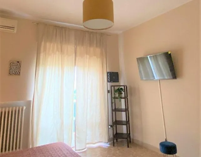Casa Viola A 900 Mt Dalla Staz. بيت ضيافة بيسكارا